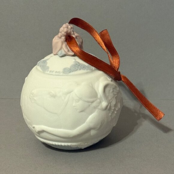 Lladro Bell Figurine Spain Nao Daisa Ornament Christmas Porcelain 2002 Angel - Picture 1 of 5